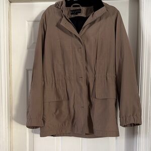 Gallery Women's Jacket in Tan